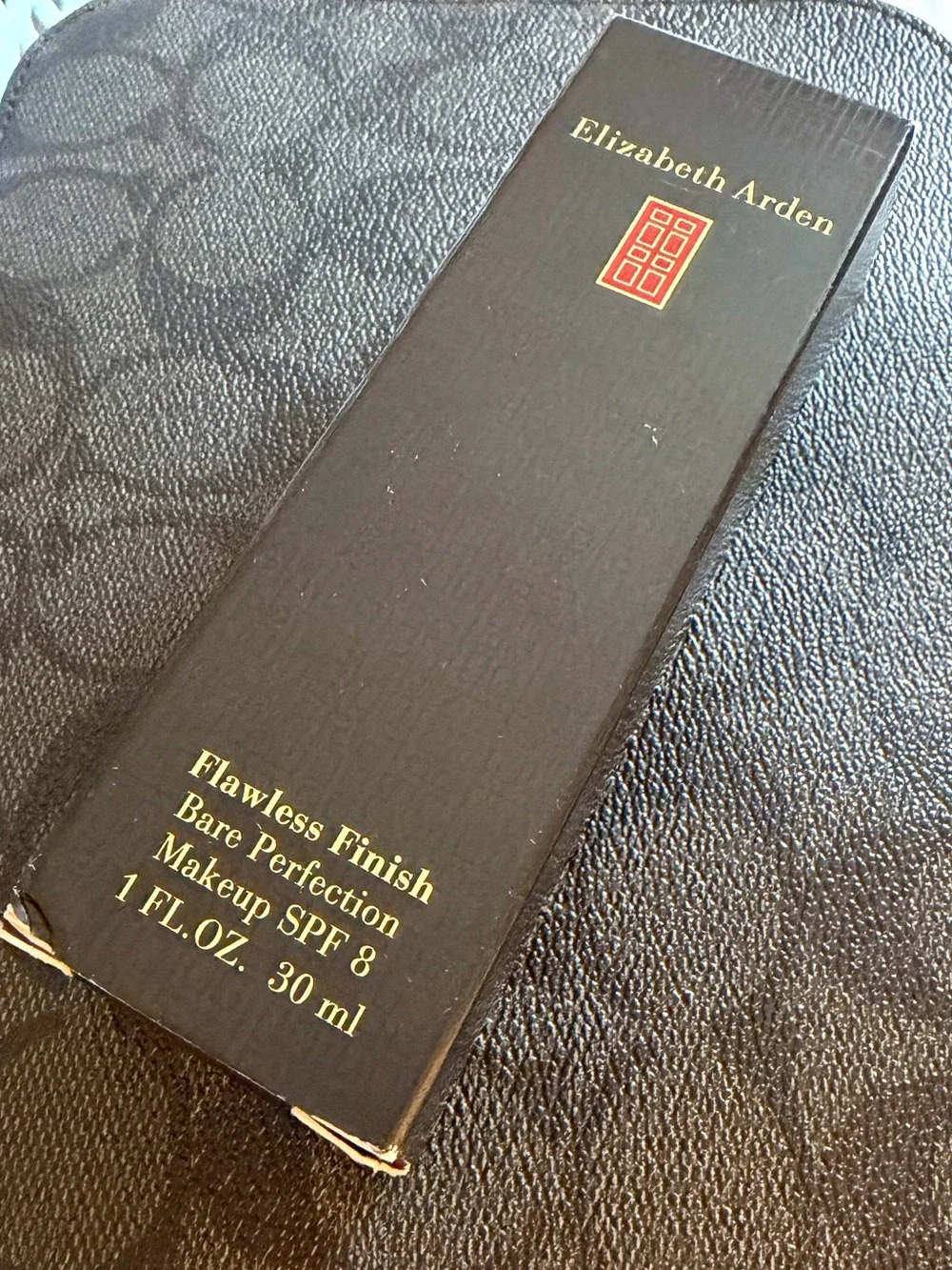 Elizabeth Arden Flawless Finish foundation Makeup SPF 8 - NIB